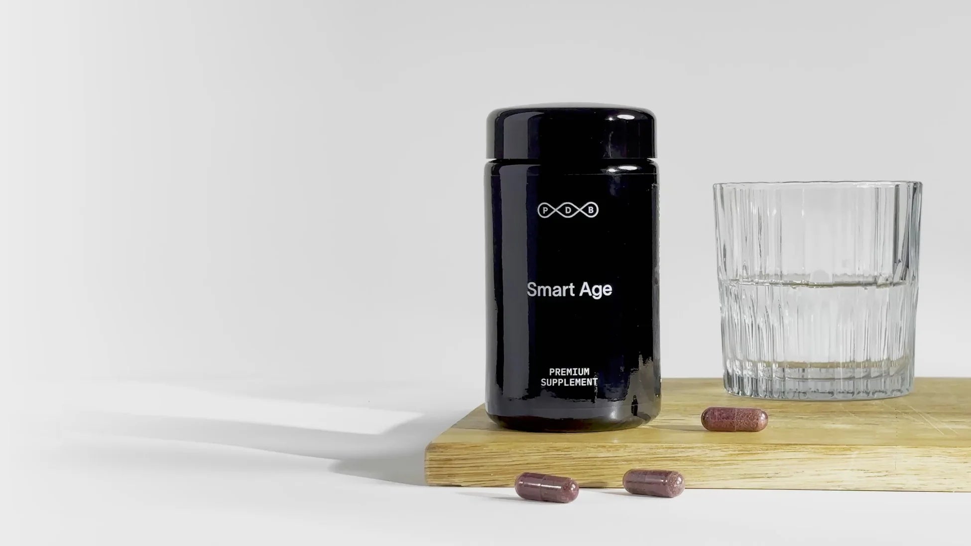 smart age kapseln auf tablett – gesunde lebensweise mit supplements